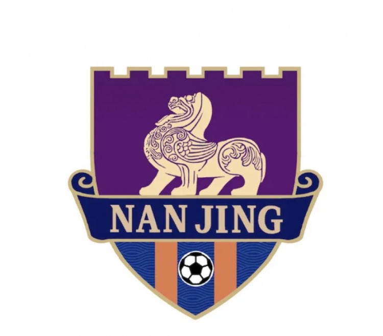 以金陵辟邪与文脉卷轴组合成盾牌造型，南京队队徽正式公布
